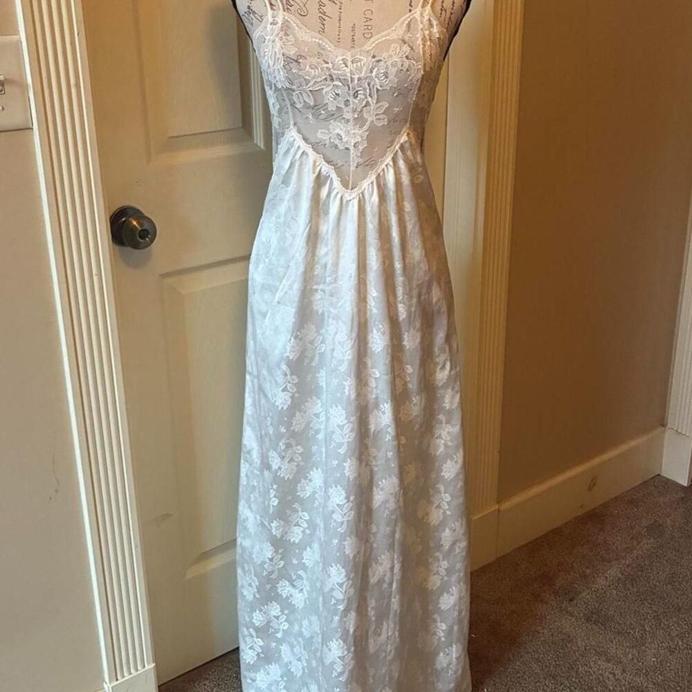 Union-labels Women's White Dress